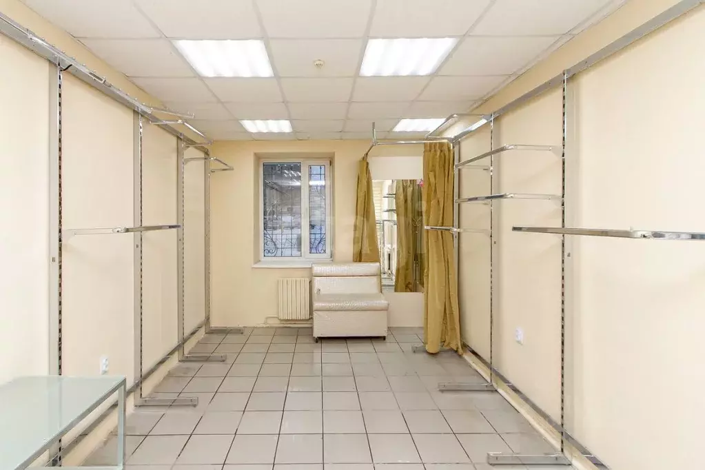 Торговая площадь в Тюменская область, Тюмень Садовая ул., 122 (44 м) - Фото 1