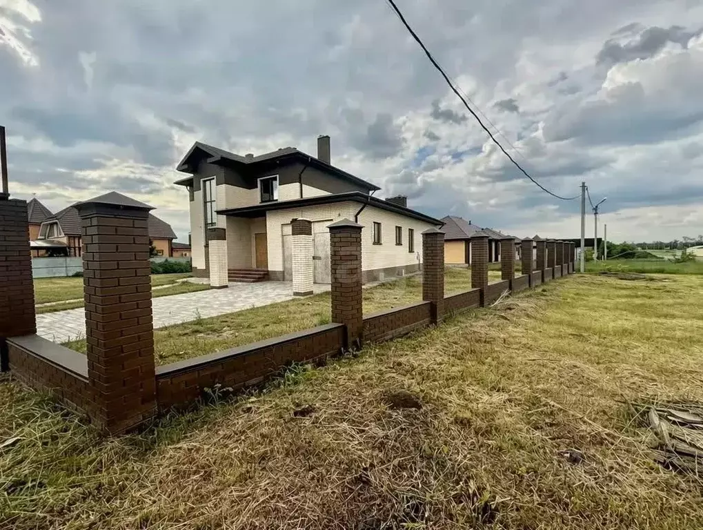 Дом в Белгородская область, Строитель Яковлевский городской округ, ул. ... - Фото 1