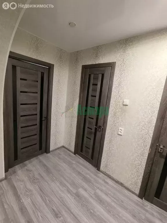 3-комнатная квартира: 5-й микрорайон, 2 (70.1 м) - Фото 1