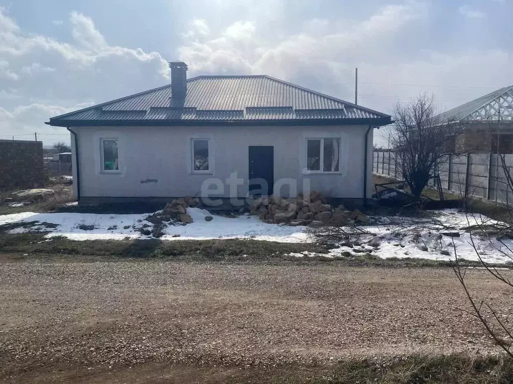 Дом в Крым, Симферопольский район, Перовское с/пос, Новозбурьевка ... - Фото 1