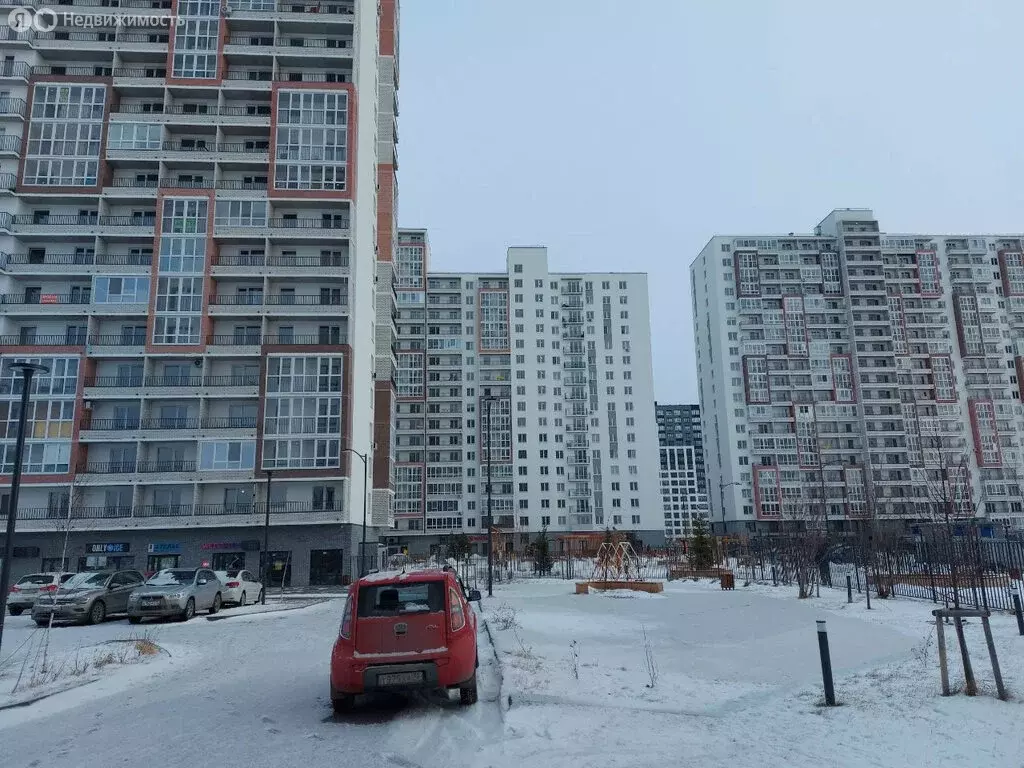 Квартира-студия: Тюмень, микрорайон Антипино, улица Александра ... - Фото 0
