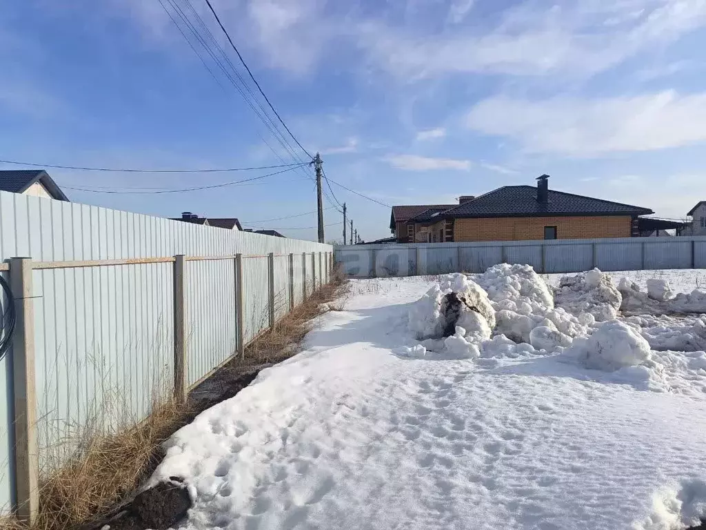 Участок в Воронежская область, с. Новая Усмань, Радуга мкр ул. ... - Фото 1
