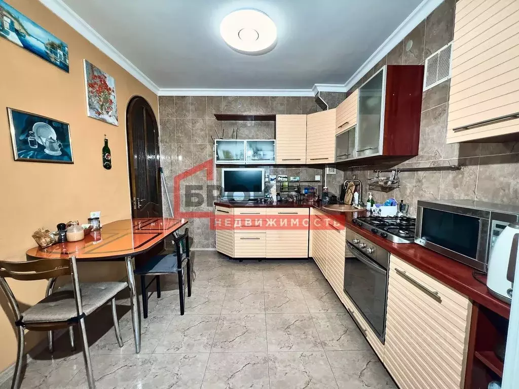 3-к кв. Севастополь ул. Героев Бреста, 44Г (68.6 м) - Фото 0