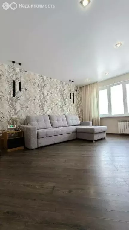 3-комнатная квартира: Саратов, улица имени Н.В. Кузнецова, 7 (79.1 м) - Фото 1