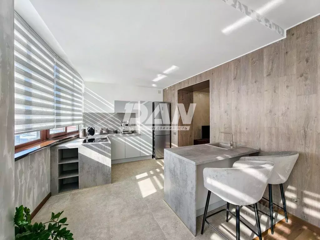 3-к кв. Челябинская область, Челябинск ул. Братьев Кашириных, 124 ... - Фото 1