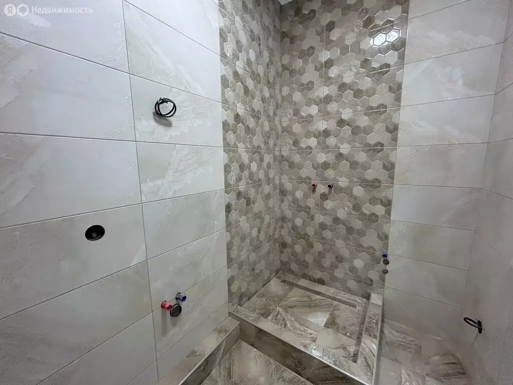 2-комнатная квартира: Аксай, улица Строителей, 10/6к2 (64 м) - Фото 0