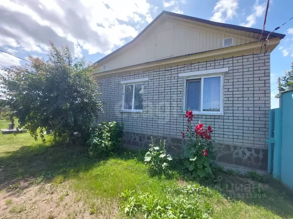 Дом в Саратовская область, Энгельсский район, Красноярское ... - Фото 1