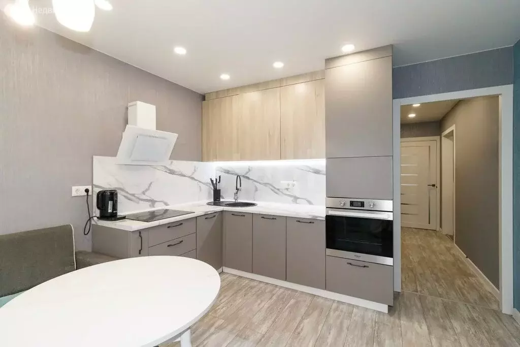 1-комнатная квартира: Тюмень, улица Федюнинского, 58 (47.3 м) - Фото 2