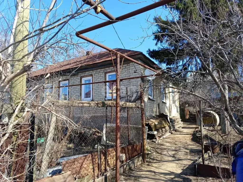 Дом в Саратовская область, Саратов проезд 4-й Нагорный, 40А (70 м) - Фото 1