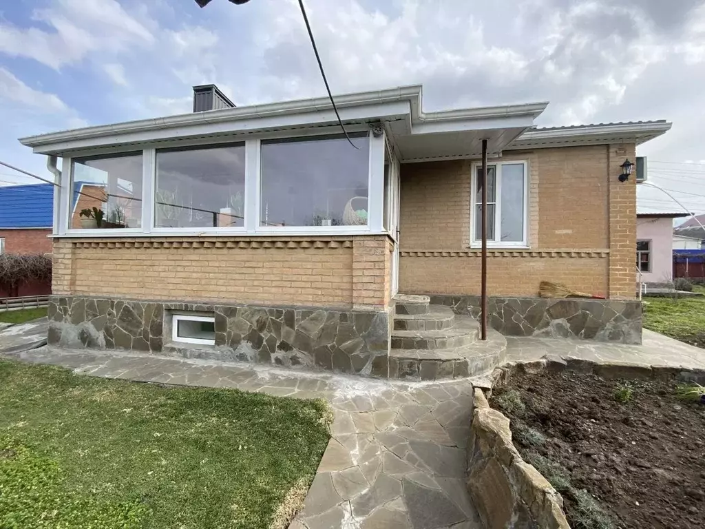 Дом в Ростовская область, Азов Азовский район, ул. Куйбышева (110 м) - Фото 1