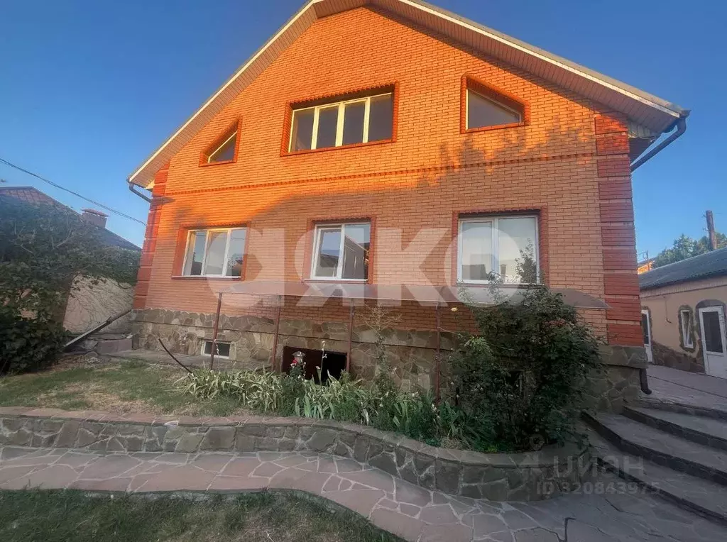 Дом в Крым, Симферополь ул. Имени Н.И. Черных, 26 (260 м) - Фото 1