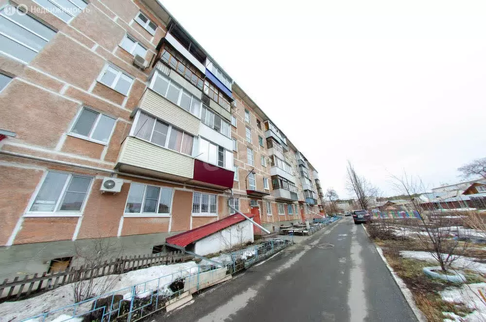 3-комнатная квартира: Шадринск, Красноармейская улица, 66 (61.6 м) - Фото 0