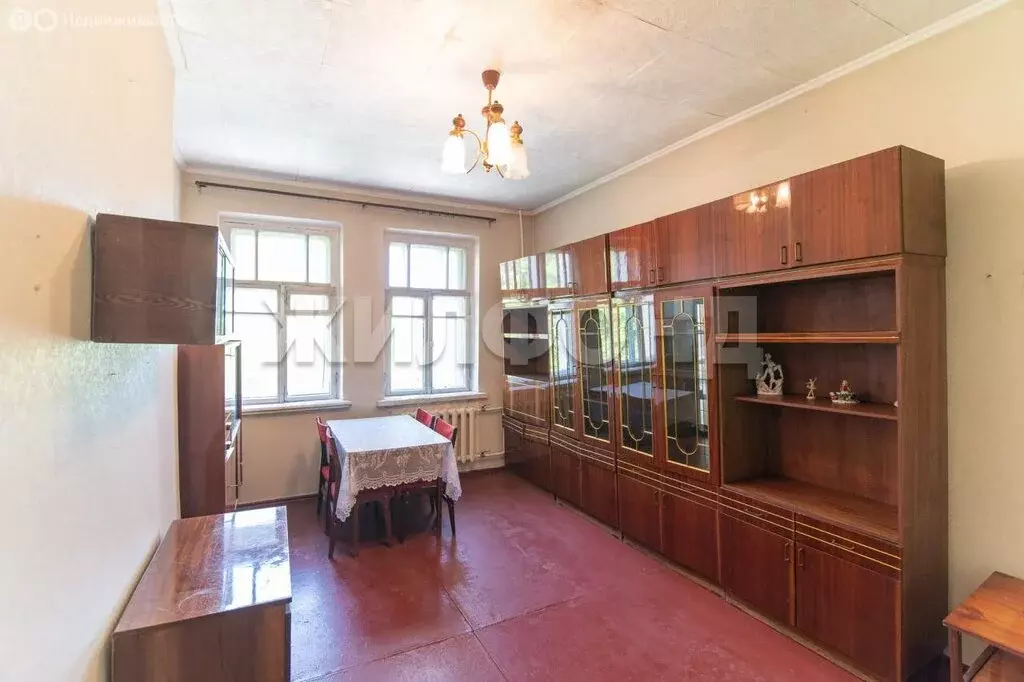 3-комнатная квартира: Барнаул, улица Сизова, 43 (70.4 м) - Фото 1