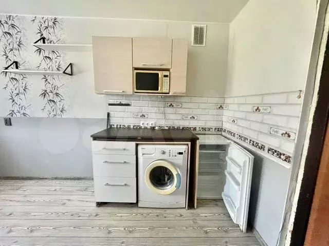 Комната 12,5 м в 8-к., 2/5 эт. - Фото 0