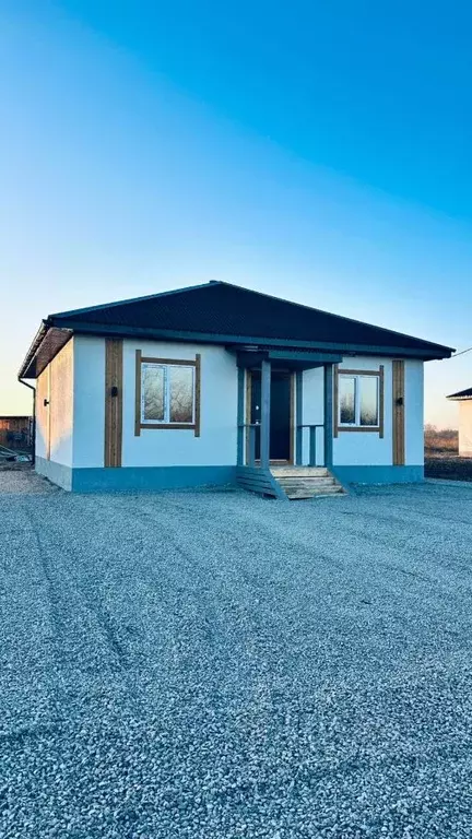 Дом в Хакасия, Алтайский район, с. Белый Яр ул. Горького (90 м) - Фото 0