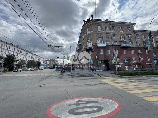 Сдам торговое помещение, 180 м - Фото 0