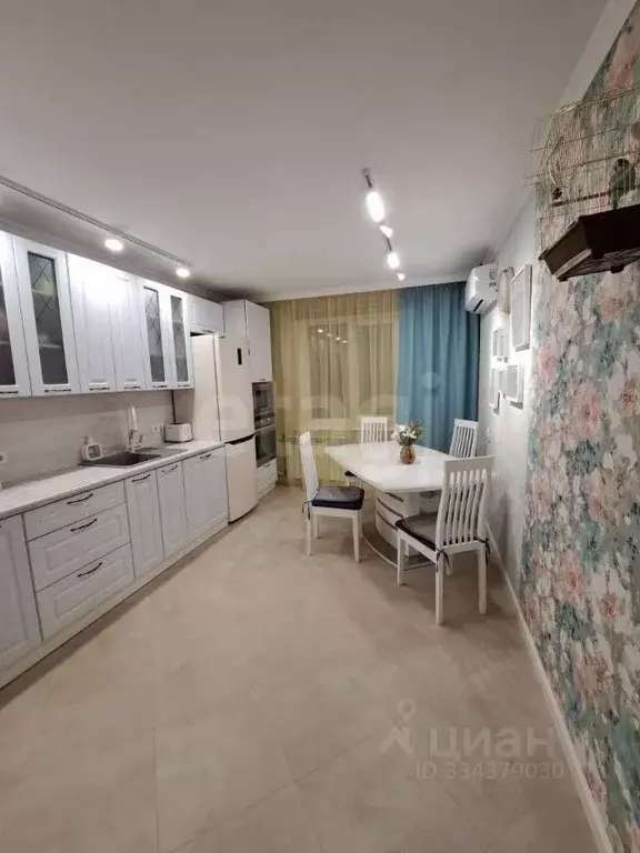 3-к кв. Тюменская область, Тюмень ул. Радищева, 27 (68.0 м) - Фото 1