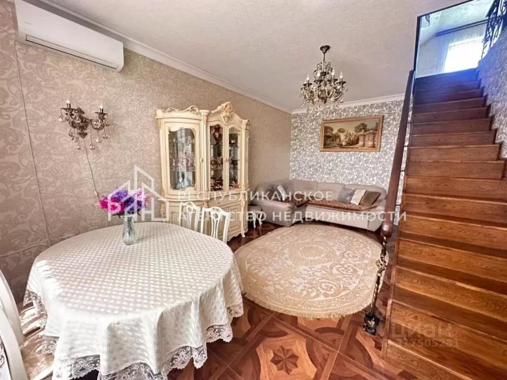 Дом в Дагестан, Махачкала ул. Али Омарова, 42 (180 м) - Фото 1