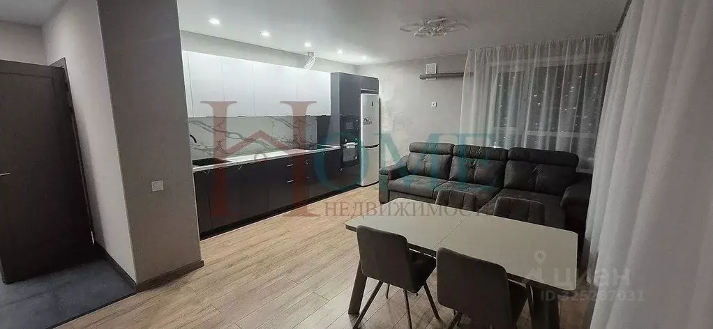 3-к кв. Новосибирская область, Новосибирск ул. Ясный Берег, 27 (68.0 ... - Фото 1