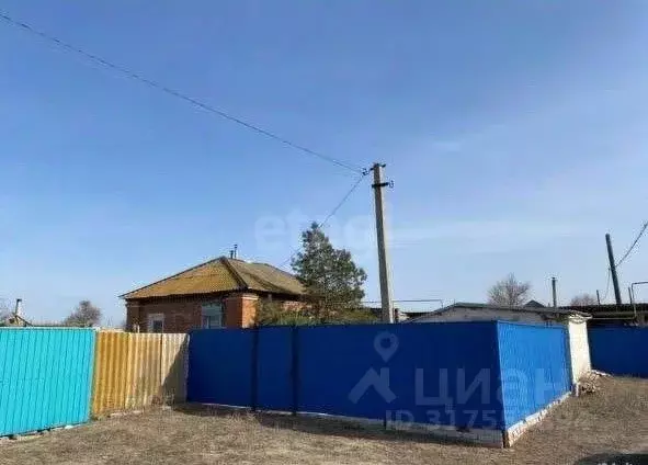 Дом в Калмыкия, с. Малые Дербеты ул. Городовикова, 42 (48 м) - Фото 0