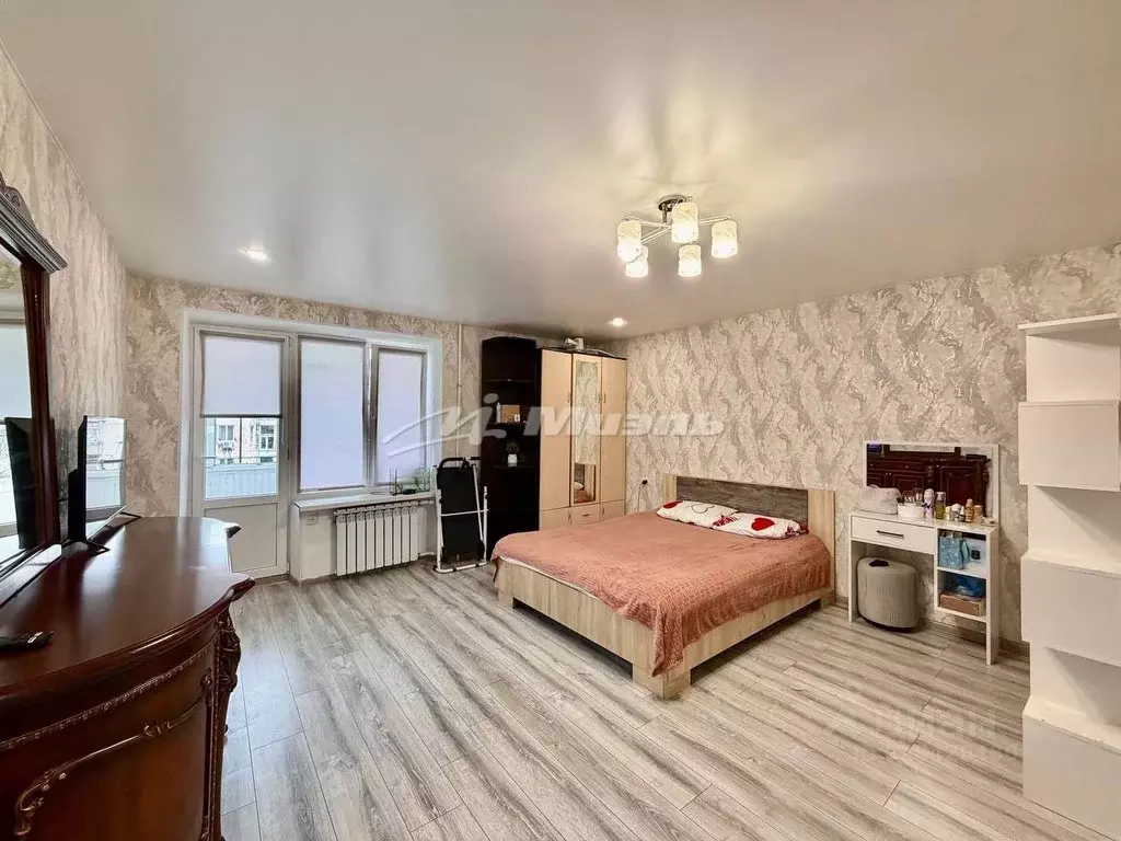 2-к кв. Крым, Симферопольский район, Молодежное пгт ул. Строителей, 6 ... - Фото 1