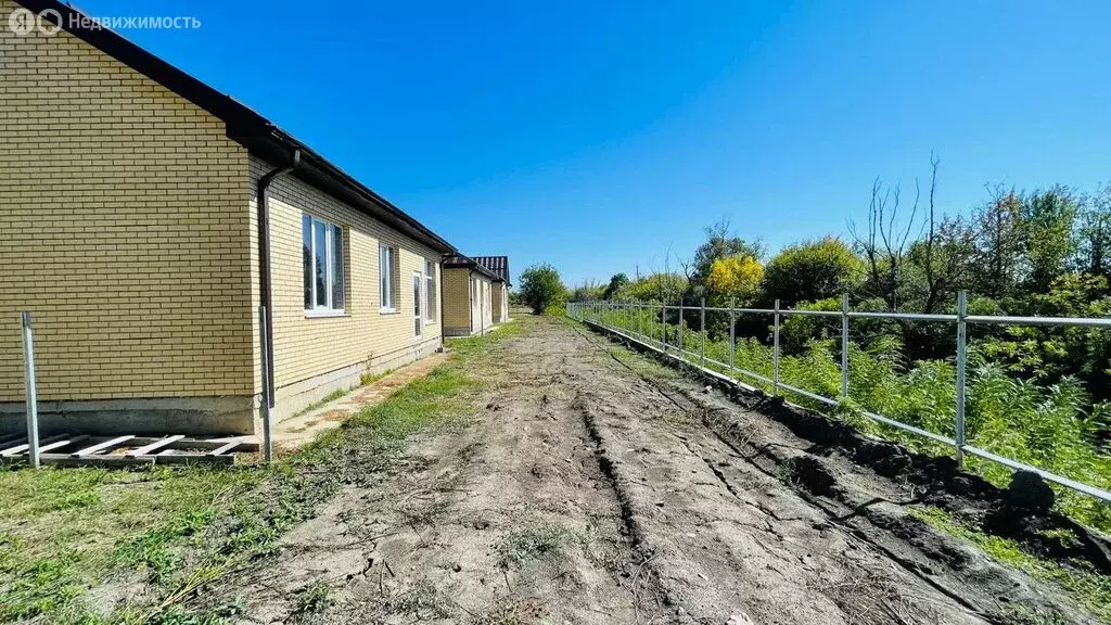 Дом в Теучежский район, Тлюстенхабльское городское поселение, посёлок ... - Фото 1