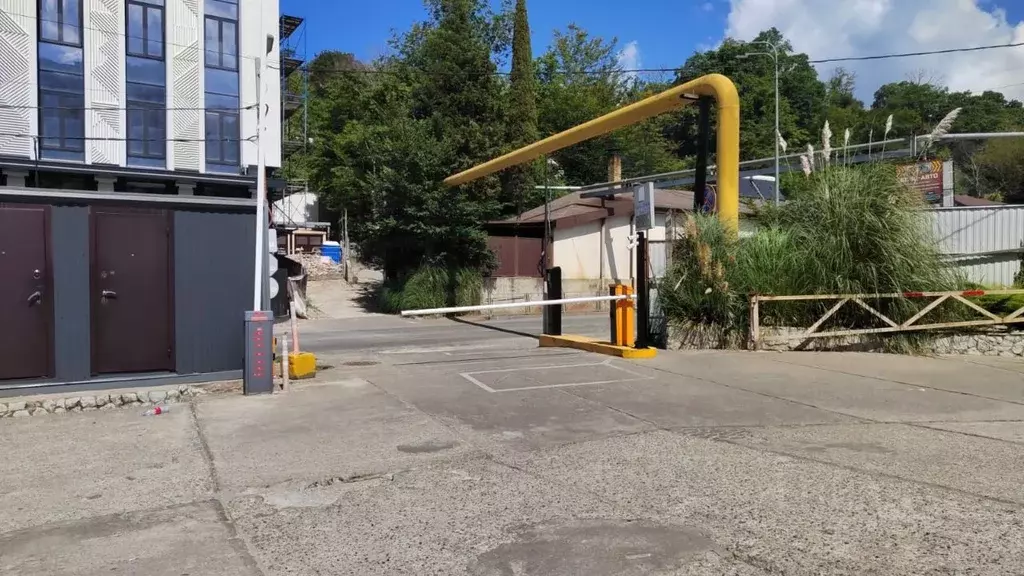 Гараж в Краснодарский край, Сочи ул. Яна Фабрициуса, 12к2 (15 м) - Фото 1