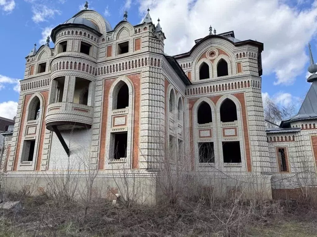 Дом в Саратовская область, Саратов ул. Имени П.А. Столыпина, 47 (1040 ... - Фото 1