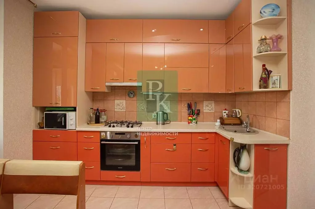 2-к кв. Севастополь ул. Челнокова, 12/5 (59.4 м) - Фото 2