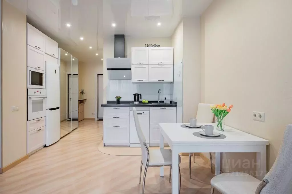 2-к кв. Приморский край, Владивосток ул. Авраменко, 2А (54.0 м) - Фото 1