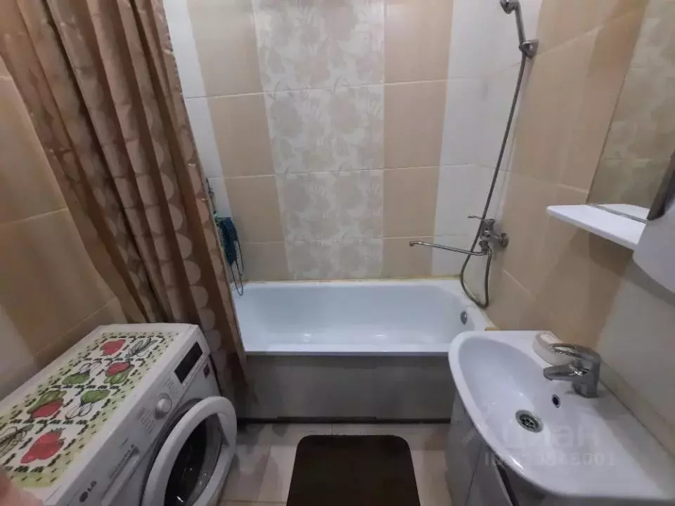 3-к кв. Саратовская область, Саратов ул. Имени П.Ф. Батавина, 17 (89.0 ... - Фото 2