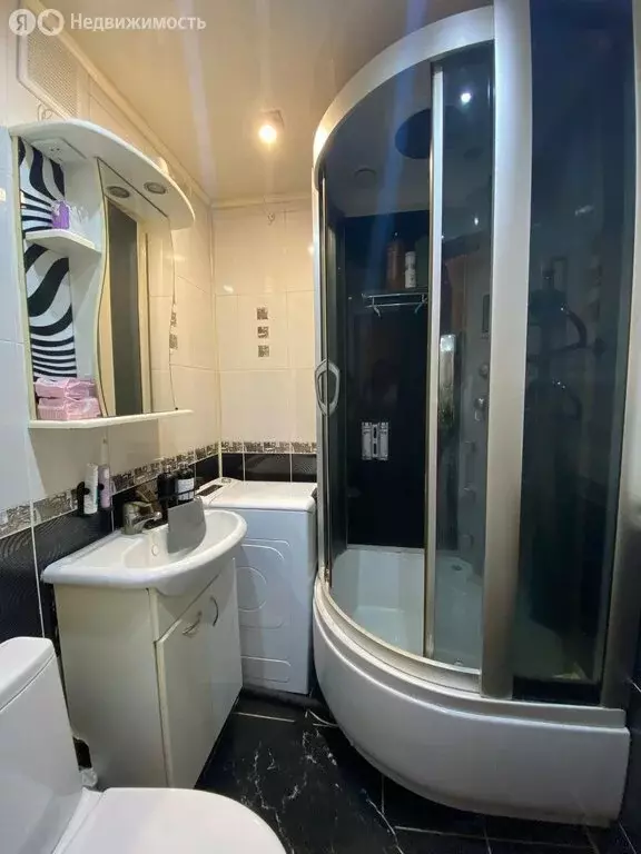 2-комнатная квартира: Горно-Алтайск, улица Григория Чорос-Гуркина, 36 ... - Фото 1