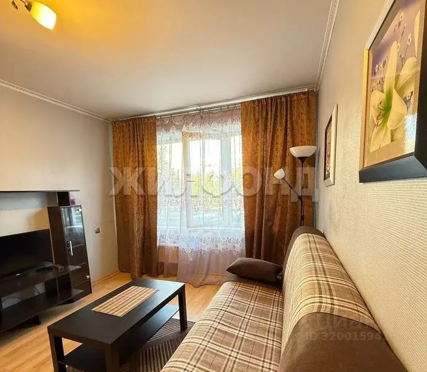 Комната Новосибирская область, Новосибирск ул. 1905 года, 30 (11.7 м) - Фото 1