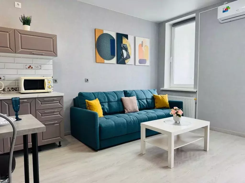 Студия Свердловская область, Екатеринбург ул. Азина, 22/7 (32.0 м) - Фото 1