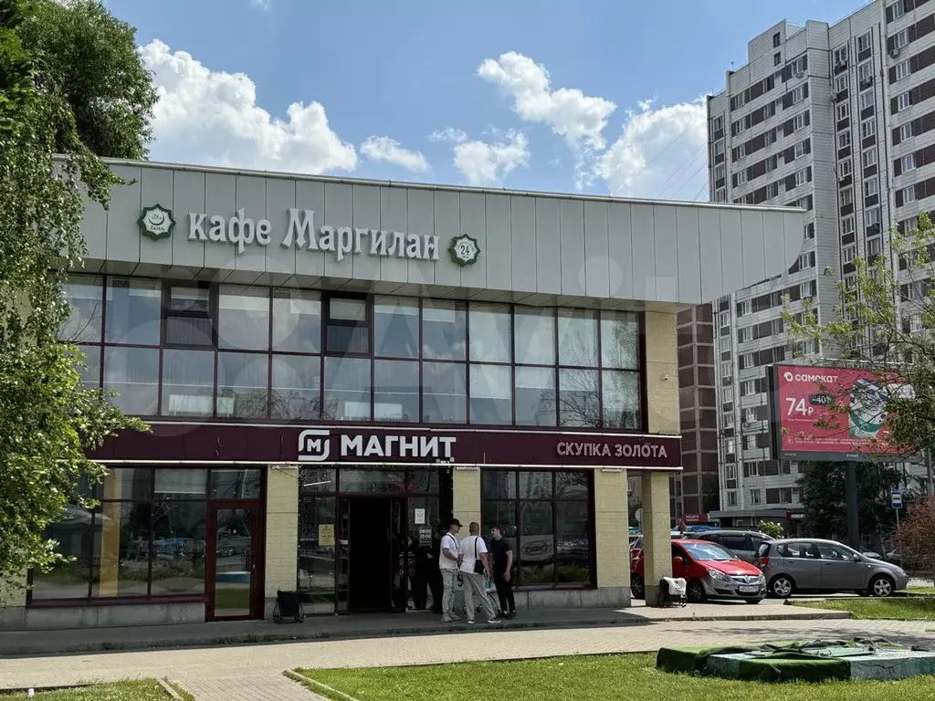 Габ у метро  Ломбард , 10 м - Фото 1