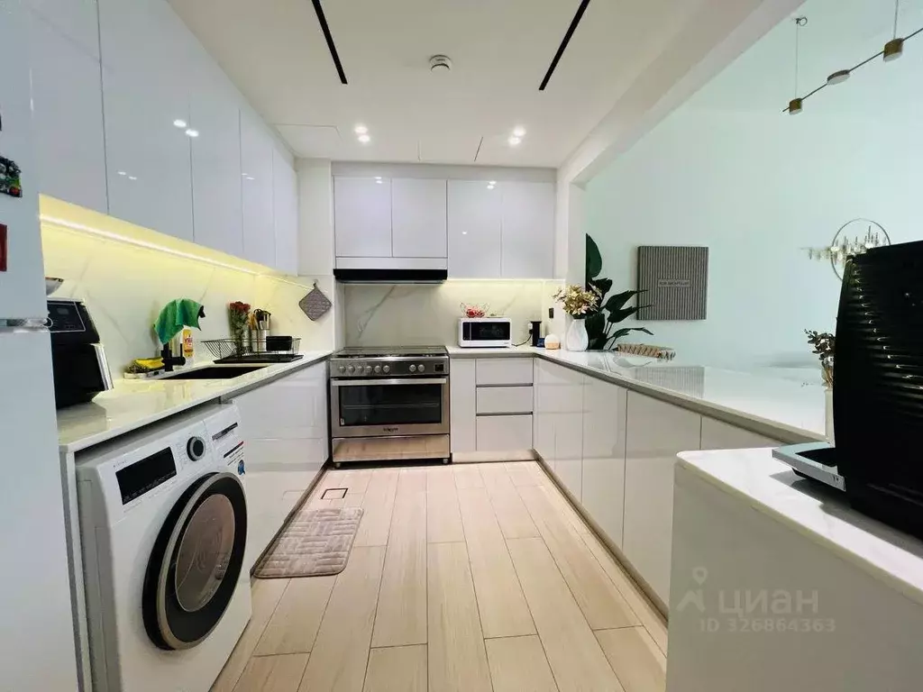 2-к кв. Краснодарский край, Сочи ул. Конституции СССР, 16 (50.0 м) - Фото 2