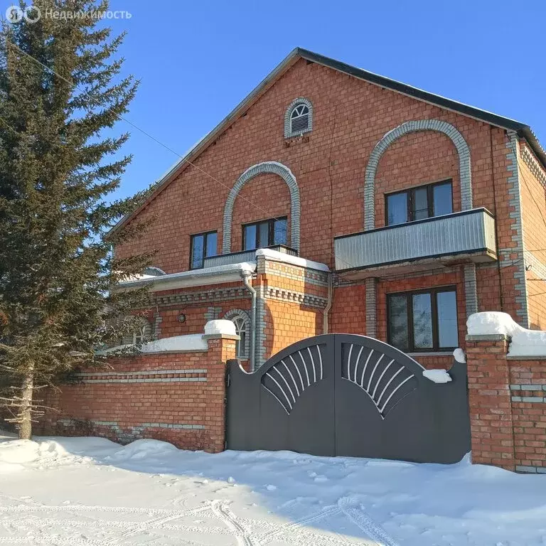 Дом в Усть-Илимск, улица Декабристов (457.6 м) - Фото 1