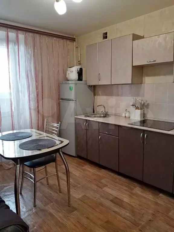 1-к. квартира, 40 м, 4/10 эт. - Фото 1