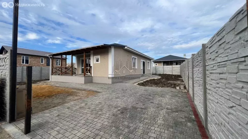 Дом в Симферопольский район, Добровское сельское поселение, село ... - Фото 1