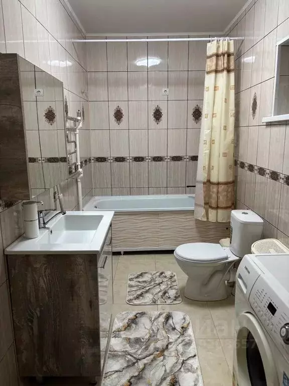 Дом в Оренбургская область, Соль-Илецк Сосновая ул., 6 (100 м) - Фото 1
