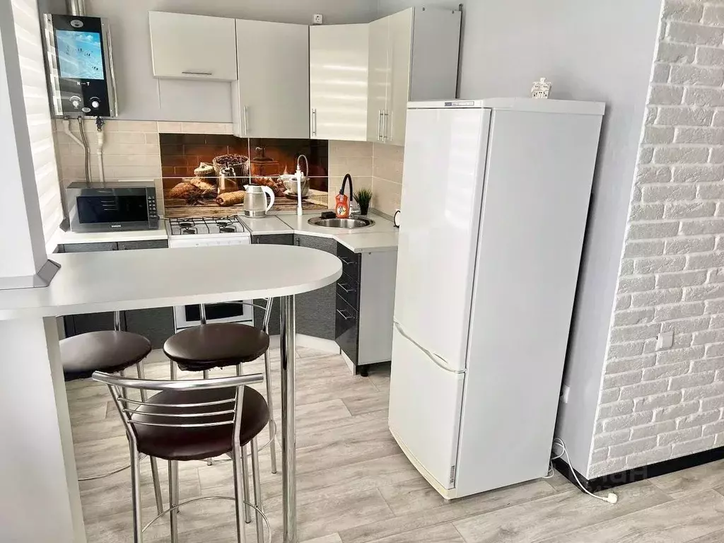 2-к кв. Волгоградская область, Урюпинск просп. Ленина, 137 (42.0 м) - Фото 2