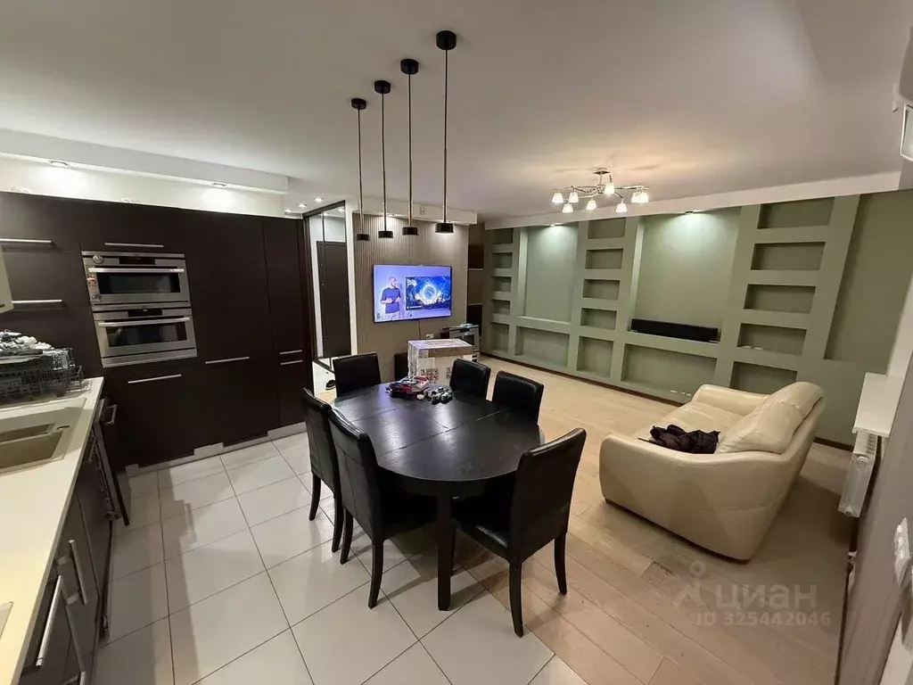 2-к кв. Санкт-Петербург ул. Есенина, 1к1 (99.0 м) - Фото 0