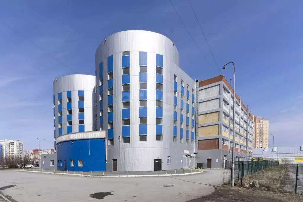 Гараж в Тюменская область, Тюмень 6-й мкр, ул. Валерии Гнаровской, 14 ... - Фото 1