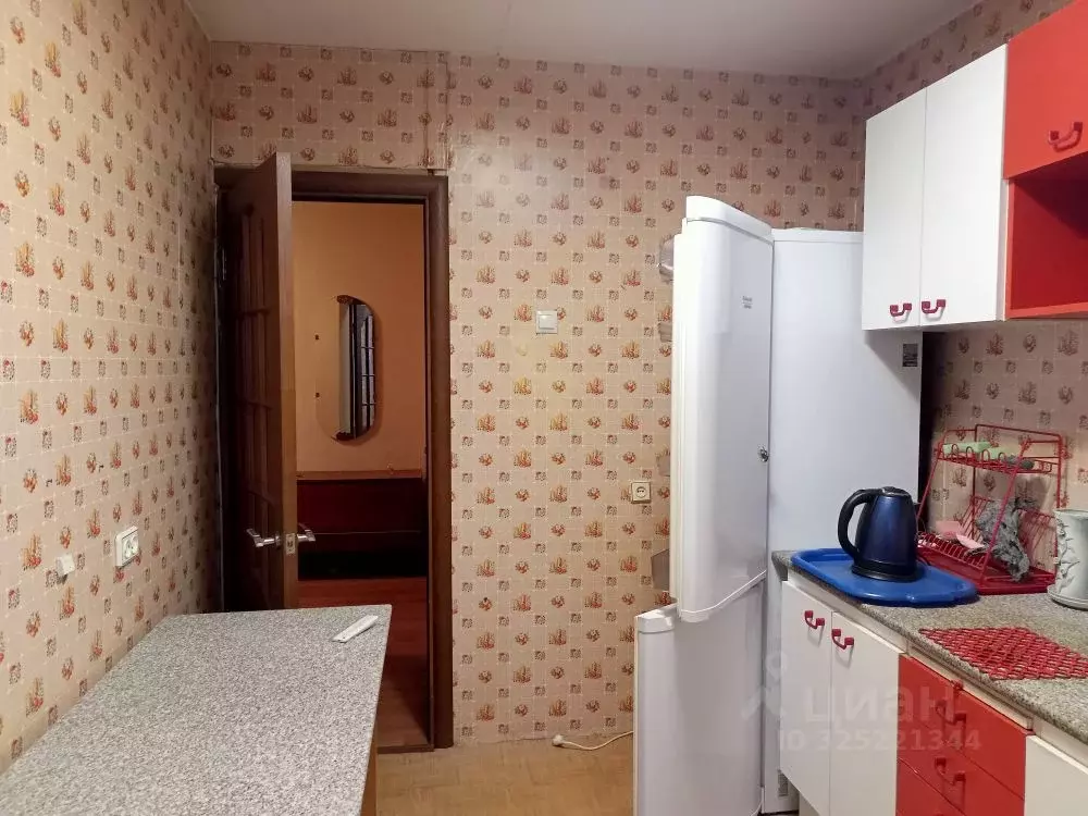 2-к кв. Тюменская область, Тюмень ул. Александра Матросова, 1 (50.0 м) - Фото 2