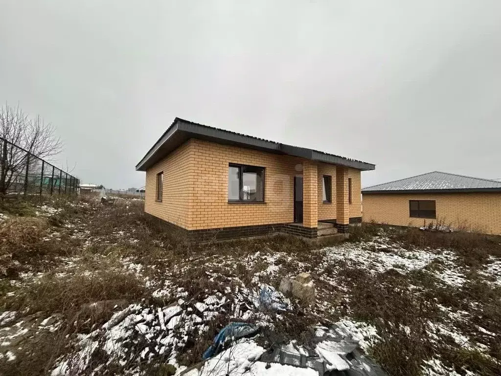 Дом в Башкортостан, Иглинский район, Акбердинский сельсовет, с. ... - Фото 1