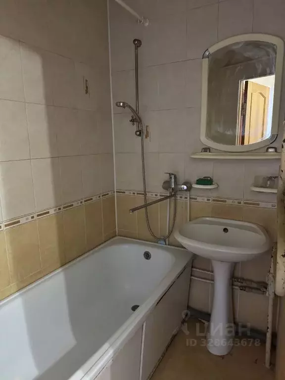 3-к кв. Белгородская область, Белгород ул. Белгородского полка, 33 ... - Фото 2