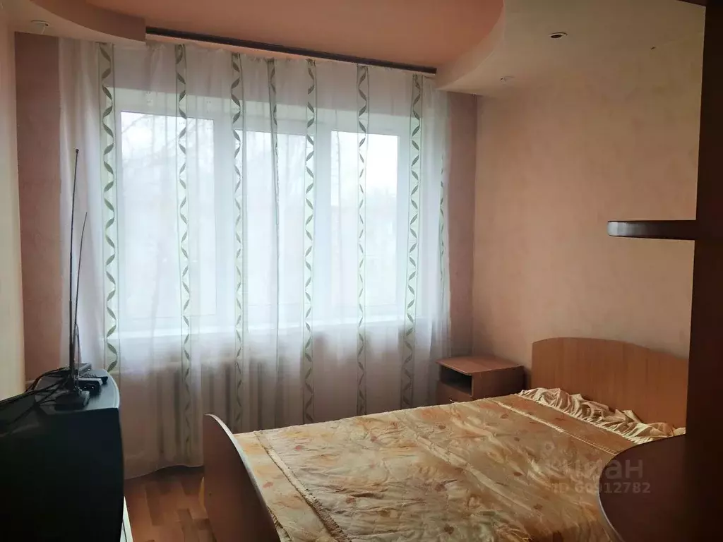 3-к кв. Брянская область, Брянск Новозыбковская ул, 11а (53.0 м) - Фото 0
