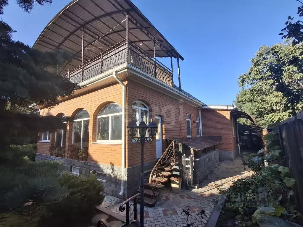 Дом в Ставропольский край, Ставрополь ул. Сергея Лазо, 134 (250 м) - Фото 1