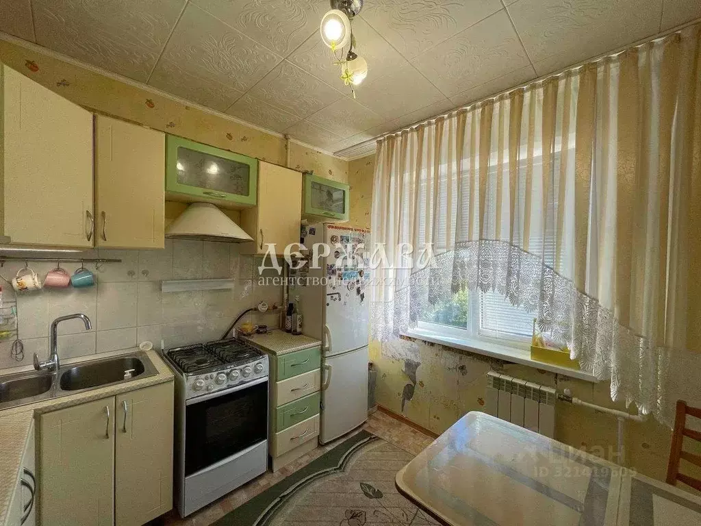 2-к кв. Белгородская область, Старый Оскол ул. Свердлова, 11 (52.3 м) - Фото 1