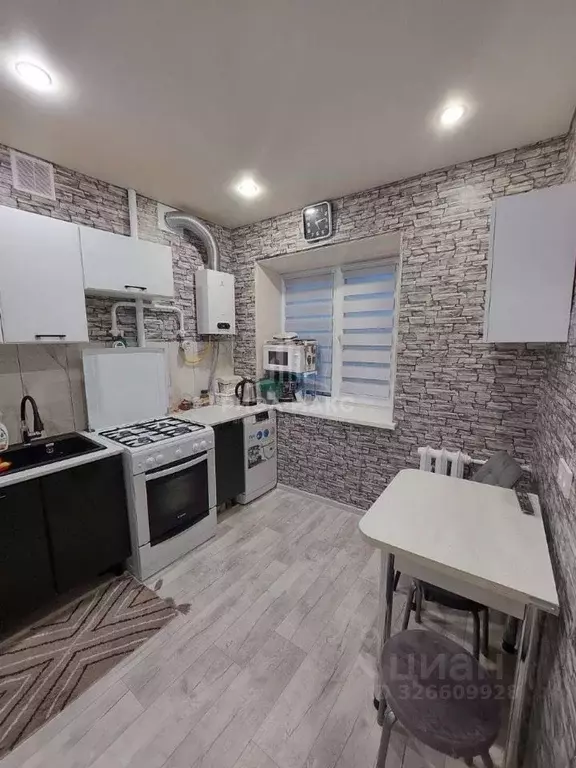 1-к кв. Брянская область, Брянск Новозыбковская ул., 14 (32.4 м) - Фото 1